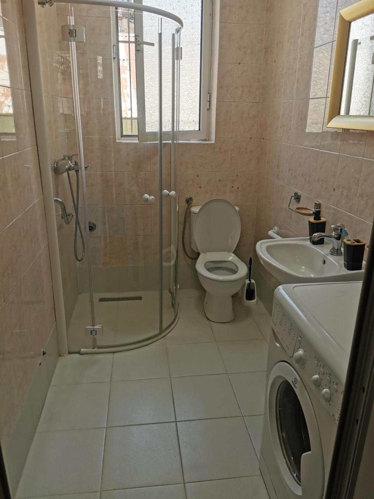 Gm Tirana Hostel Buitenkant foto