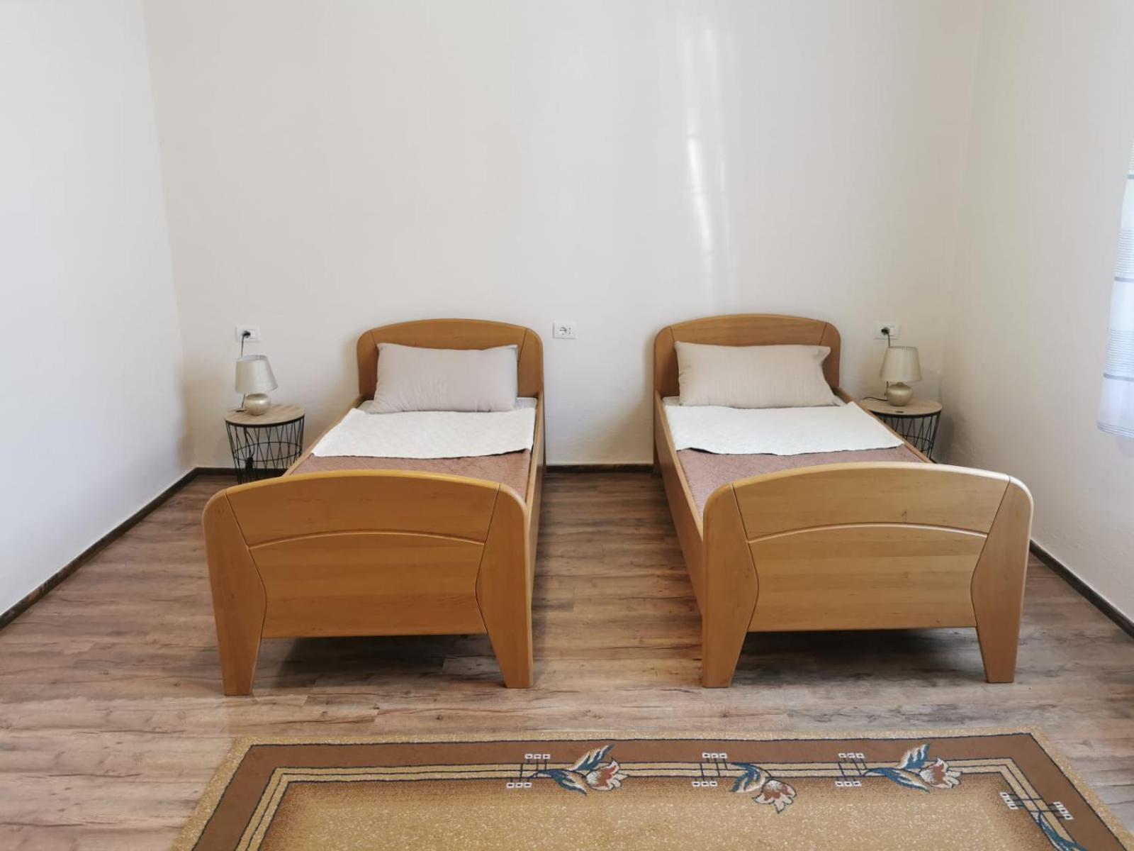Gm Tirana Hostel Buitenkant foto