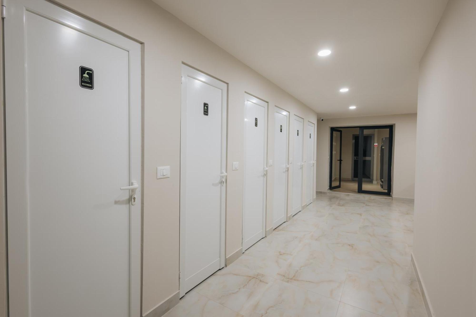 Gm Tirana Hostel Buitenkant foto