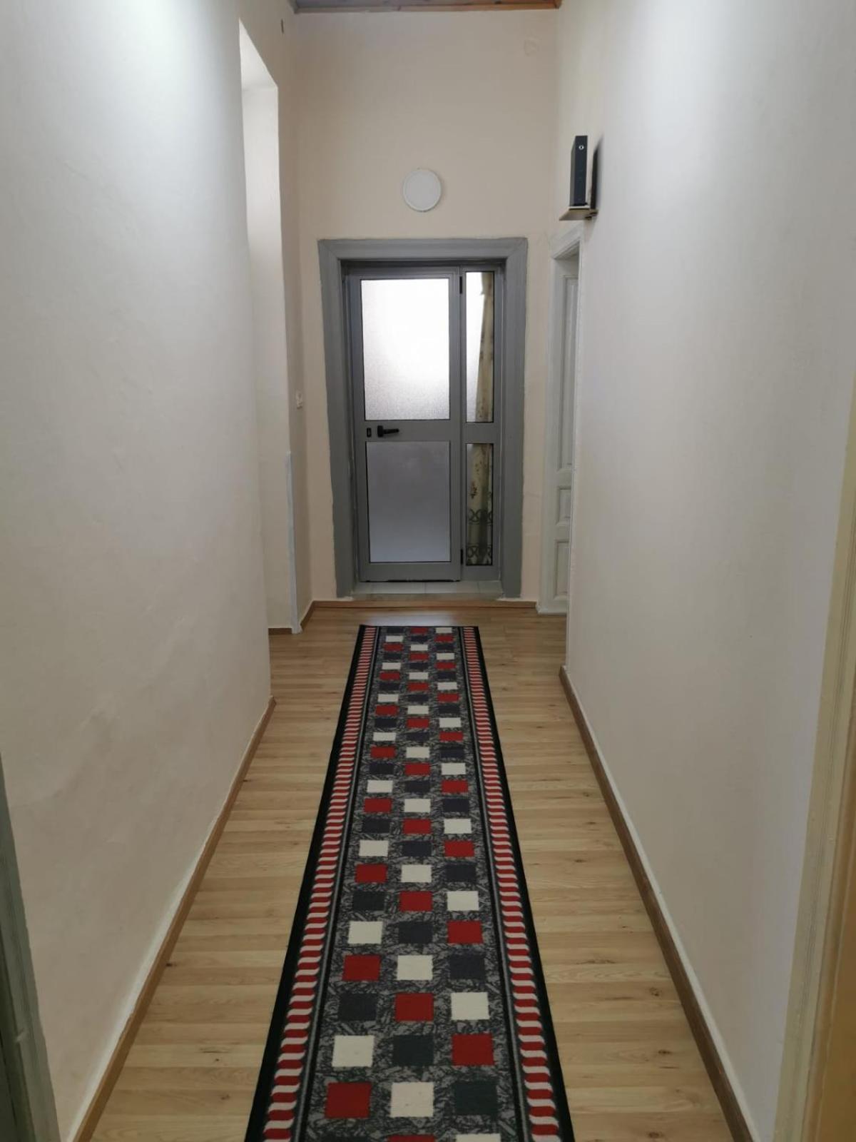 Gm Tirana Hostel Buitenkant foto